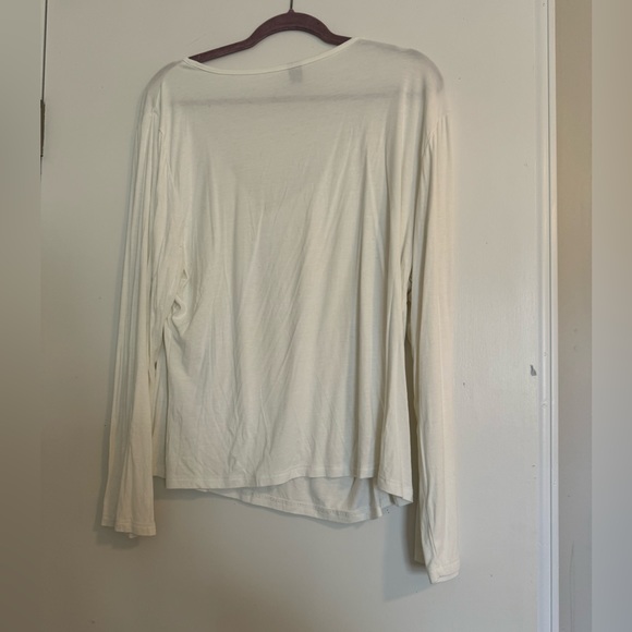 Shein Lightweight V-Neck Top - Never Worn - Picture 2 of 4